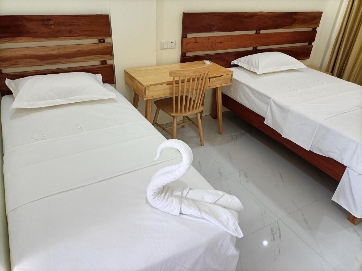 Speed 8 Inn Moalboal Exterior foto